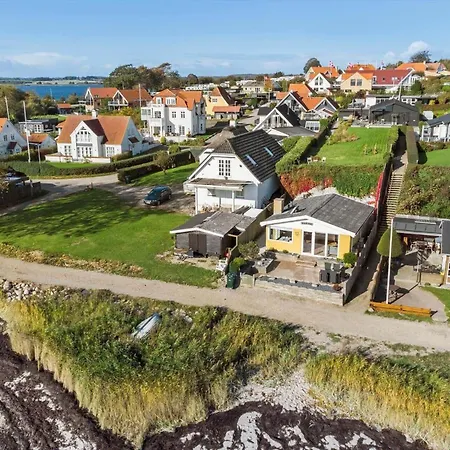 Sj269-hejls-ved-kysten-1 بيت للعطل