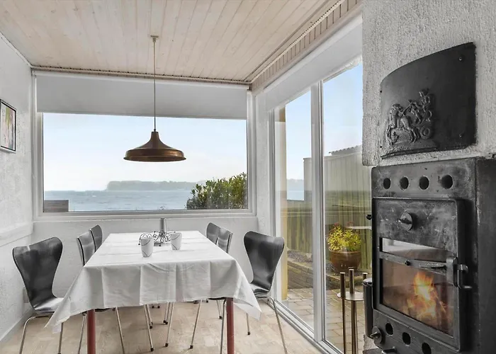 Sj269-hejls-ved-kysten-1 بيت للعطل