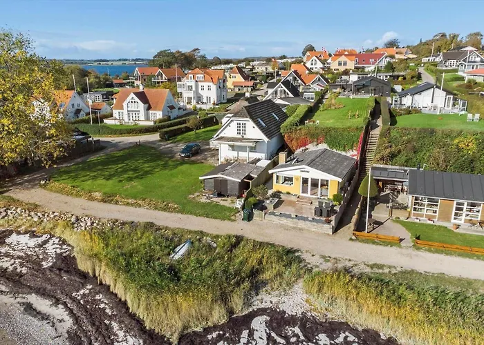 Sj269-hejls-ved-kysten-1 بيت للعطل