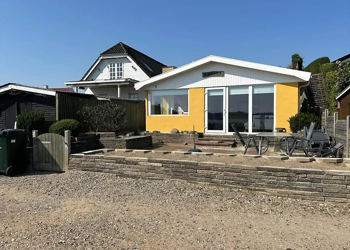 Sj269-hejls-ved-kysten-1 بيت للعطل